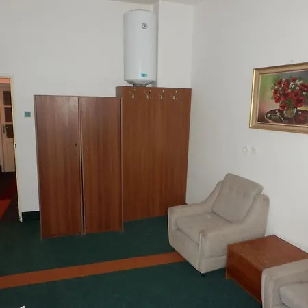 Moravan Hostel *